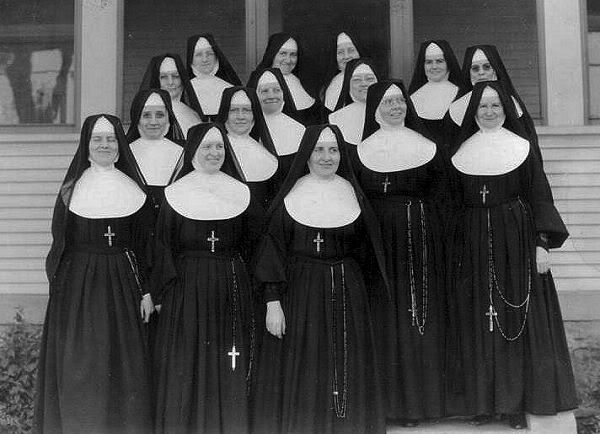 9sr_frances_nuns3.jpg